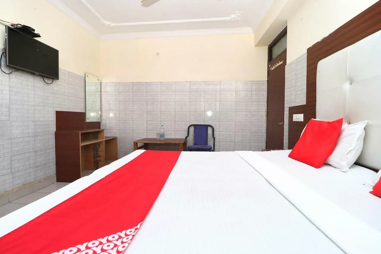 Oyo 38170 Hotel Grand Plaza Chandigarh