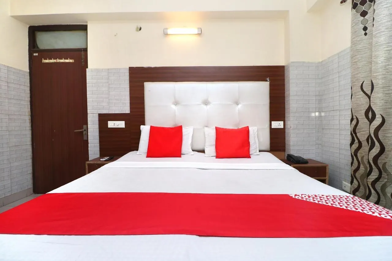 Oyo 38170 Hotel Grand Plaza Chandigarh