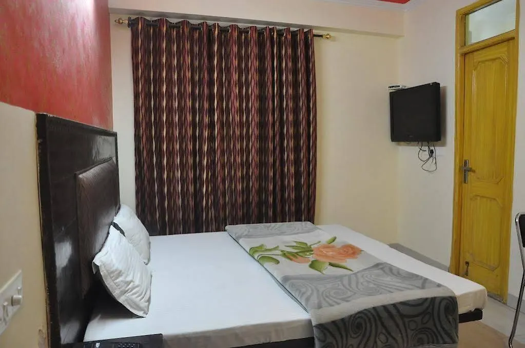 Oyo 38170 Hotel Grand Plaza Chandigarh